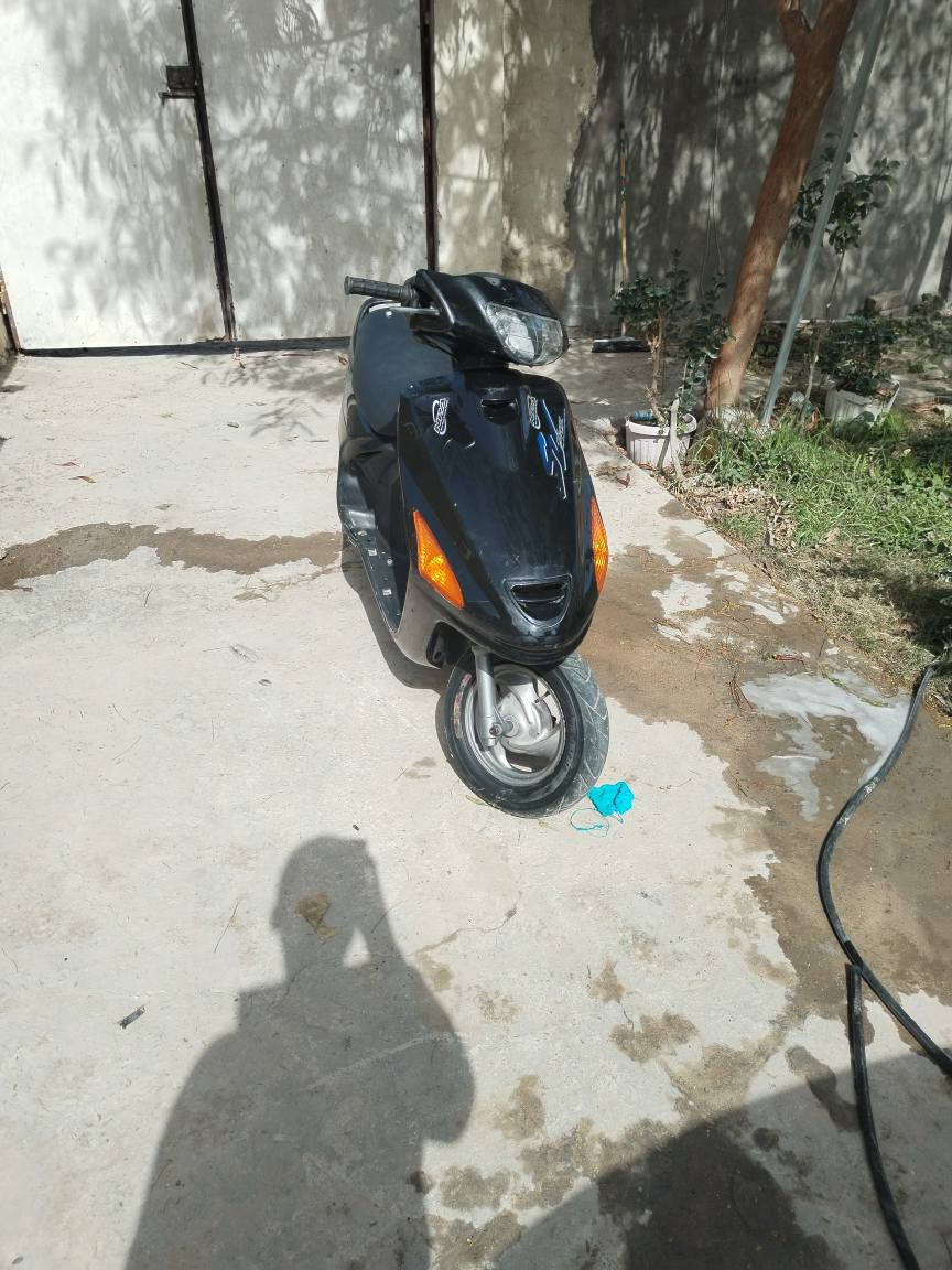 دراجه فراشه للبيع صاله فتره قليله من طالعه من الرمبه كله على البلاد السعر 400مكاني حله سنتر مدينه رقمي *********** حلة, بابل
