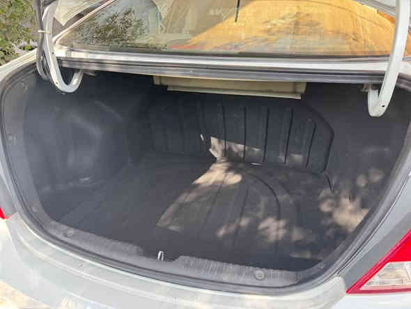 سلام عليكم اكسنت موديل ٢٠١٨خليجي كامل موصفات ماشيه حاليا٧٧الف قابل للزياده السياره بيها جاملع امامي عكس السايق ربع صبغ وباب السايق الامامي بارد طخم اطارات بطاريه جديده السعر ١٢٠ورقه قفل 
مكان السياره بغداد عامريه
ه/***********
