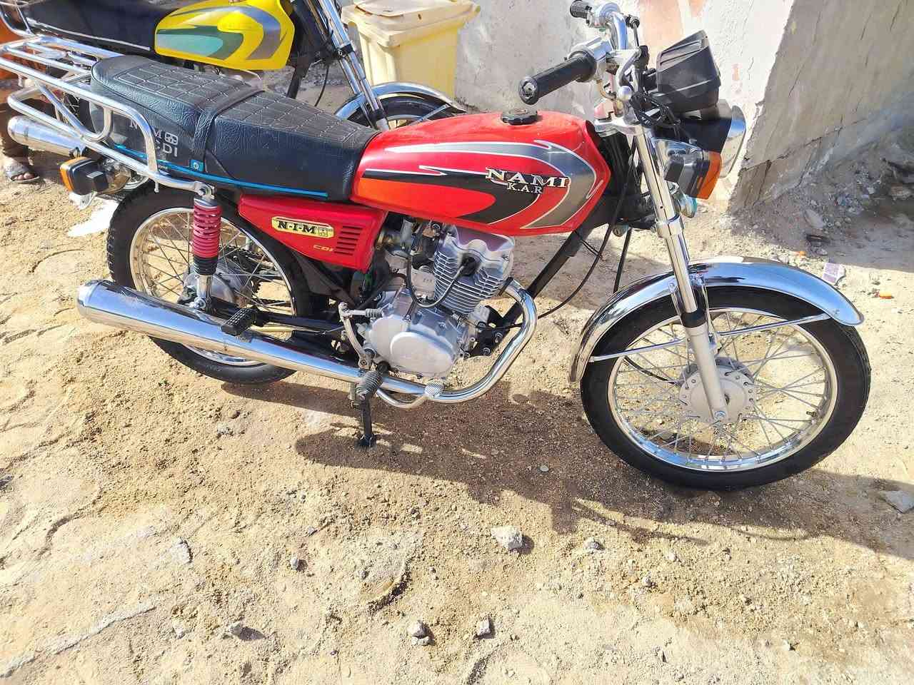 سلام عليكم موديل 25اوراق 25 اوراق ما مفتوحه مكان كربلاء حي الانوار سعر 550 وبيها مجال +964 772 822 8635
