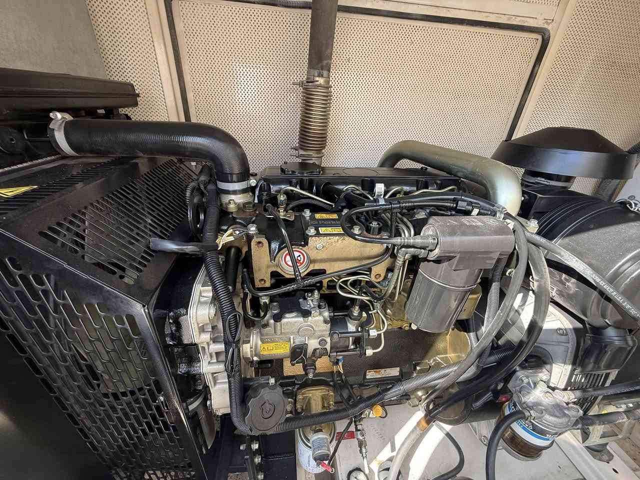 السلام عليكم
بيركنز 88kva بريطاني 
ساعات العمل اقل 4000 ساعه 
كاتم 100‎%‎ للصوت 
نظام اوتو حمايه فول اوتماتيك
وضع بلاد شركة  
أربيل صناعه جنوبيه 
نظام اوتو حمايه فول اوتماتيك
وضع بلاد شركة  
🚚يوجد توصيل الى جميع المحافظات وبضمان🚚
🚚كياندن هةية بو هةموو شاركان بةكرينتى🚚
 للاستفسار:
 ابو علي 
***********
***********
***********
