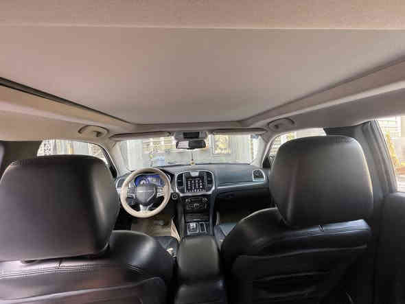 يالله السلام عليكم البيع كلايسلر 16 مرمز22 
سياره جديده ونضيفه على ايدي 
سياره مكفوله كفاله من الضربه وتصليح والصبغ  فقط دعاميه الاماميه شويه بيه مثل ماموضح بالصور

بدون ايرباك

كل الايرباك سليمه

موصفاتها فتحه بالقماره دبل فتحه 
شاشه كبير ويل ١٧ كامر دور 

كشنات جلد تدفئه ماشيه 150

تبريد ثلج
تخم تاير شديته صارله 15 يوم غير الي بصوره 
كامره دواره
عدد بصمه 2
تحديد سرعه وقفل عداد سرعه
وبعد بيه مواصفات
رقم ذي قار بسمي
تحويل وكاله ثاني يوم

السعر 195 وبيها مجال 

رقم الهاتف ***********

المكان الناصريه قضاء سوق الشيوخ
