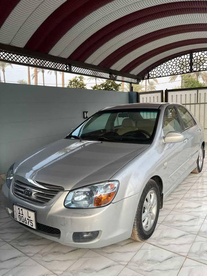 السلام عليكم  سيراتو للبيع ٢٠٠٧ خليجيه السياره مكفوله كفاله عامه رقم بغداد الدولي بسمي تحويل مباشر السعر ٩٥ وبيه مجال قليل مكان السياره واسط الصويره 
رقم صاحب السياره ‭٠٧٧٣ ٢١٥٤٩٥٨‬
