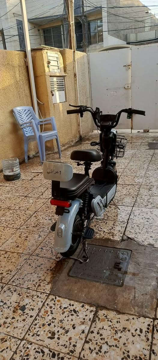 سلام عليكم
دراجه شحن حجم 14 موديل 25 نظيفه كلش 
غراضها كامله سويجين و كارتين و بصمتين 
سعر 240 مكاني بغداد
‭0776 331 8154
