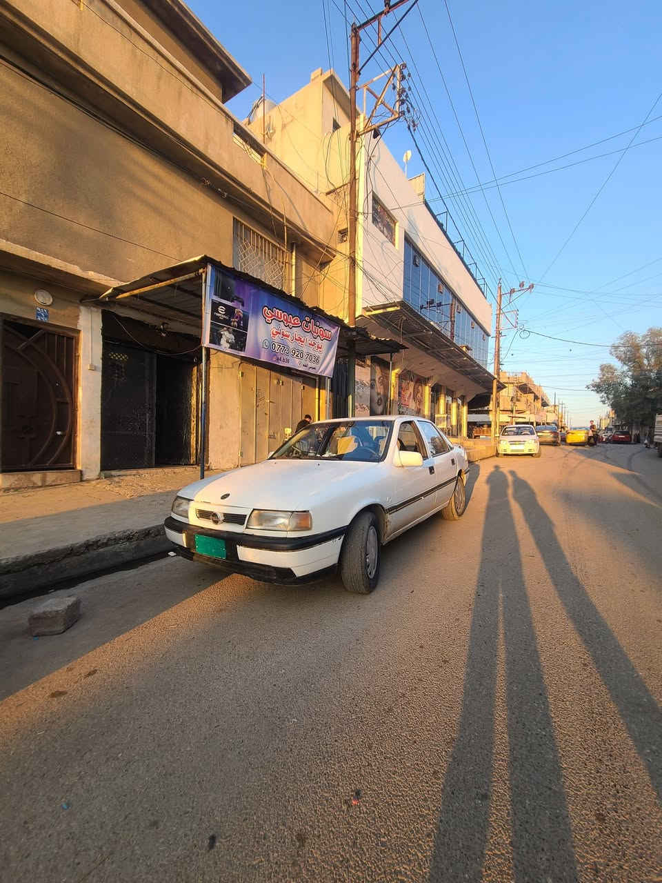 السلام عليكم 
فكترا موديل ٩٢ 
السياره نضيفه 
طخم جديد 
تايرات الكدام  جديد 
محرك وكير بل كارتون 
حجم ٢٠
رقم نينوى 
شرط الوكاله والتحويل 
الخاص مفتوح 
رقم الهاتف ***********
