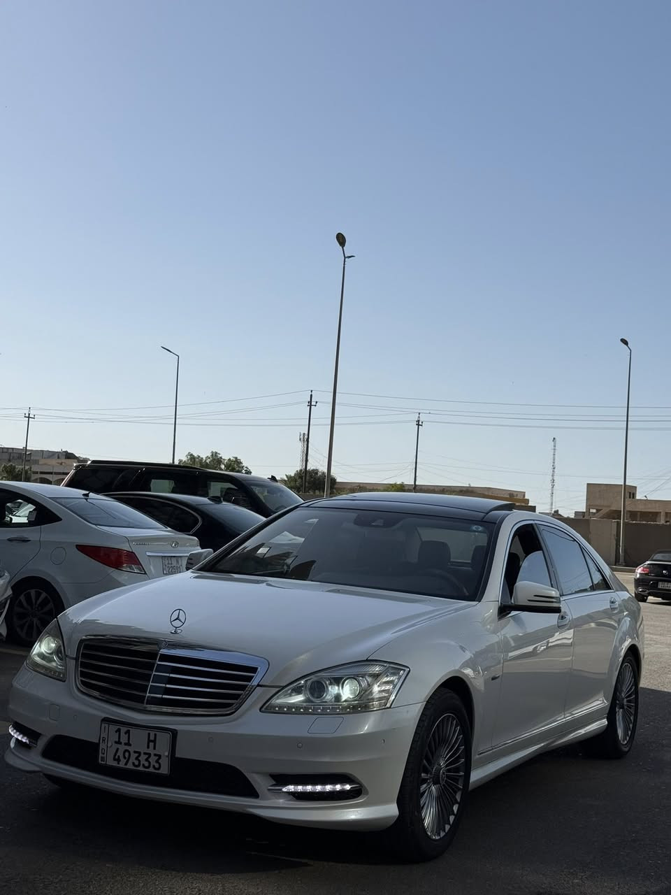 مارسيدس S550 /2012 V8 توين تيربو 
السياره فول خمس بردات جكات 
كلش جديده ماشيه 77 الف كيلو 
تخم تاير جديد حداديه جديده  
فقط الدعاميه الاماميه صبغ سونار ويه صور 
رقم وهزه جديد تحويل مباشر 
مكان السياره بغداد الخضراء 
*********** 
275$ وبيه مجال بسيط
