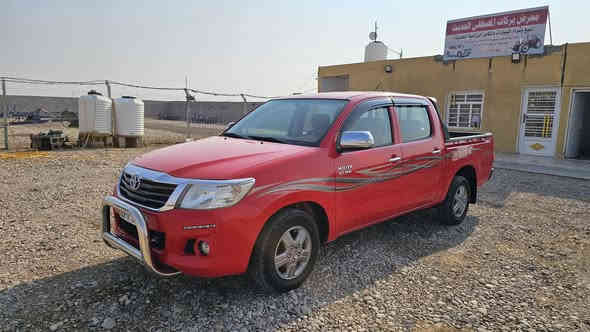 سياره بيكم هيلوكس للبيع او مراوس 2015  ماشيه 190 حقيقي رقم واسط دولي جديد شاصي 19 اوتوماتيك مكفوله كفاله عامه جاهزه تخم تاير جديد تبريد شغال حداديه جديده سياره جديده كارتون فول نظافه السعر 235 وبيه مجال ***********
