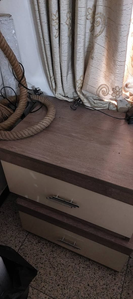 السلام عليكم غرفة نوم تركي نظيفة جدا . للبيع . العنوان بغداد المنصور ***********
