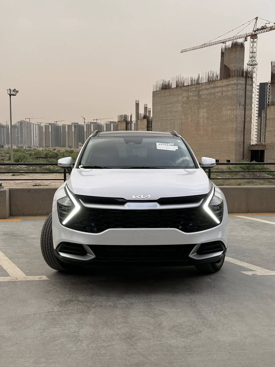 للبيع فقط Kia Sportage 2025  🚗

ماشية فقط 780 ميل 😍
فل مواصفات — وارد أمريكي 🇺🇸

✨ المواصفات:
▪️ فتحة بانوراما + سلايدروف
▪️ تشغيل عن بُعد
▪️ شاشة Apple CarPlay متصلة
▪️  تدفئة مقاعد
▪️ كشنات جلد فاخرة
▪️ كراسي كهربائية
▪️ جنطة كهربائية
▪️  تشغيل عند بعد + فتح وغلق بالبصمة
▪️ فتح وغلق الجنطة بالبصمة
▪️ حساسات أمامية / خلفية / جانبية
▪️ رادار أمامي وخلفي
▪️ نظام النقطة العمياء
▪️ أوتو هولد + مانع انزلاق + توقف ذاتي
▪️ تحكمات ستيرن كاملة
▪️ خرائط 📍
▪️ ويلات حجم 18 
▪️ ليد أمامي وخلفي
▪️ 3 أنظمة قيادة
Sport / Auto / Eco
▪️ شاحن لاسلكي 
▪️  وغيرها .

⚡ المحرك:
2500 GDI
شباك Piano Black ✨

📌 ملاحظة مهمة:
السيارة وارد أمريكي، الضرر كان شبرين بالجاملغ الامامي عكس السائق وشبر من باب الصدر فقط ، وتم التصليح على البارد وتكحيلها بدون صبغ أو تبديل .
لا دواخل، لا لغد، لا شاصي، لا ايرباك — السيارة جديدة ونظيفة وأحلى من الصور .

📄 السيارة داخلة بكتاب شهداء والكتاب باسمي، والسيارة باسمي مع سنوية جديدة ورقم إنكليزي بغداد.

📍 العنوان:
بغداد — مجمع بوابة العراق

للاستفسار اكتب سعر ويجيك بالخاص 
رقمي للتواصل ***********
