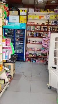 محل كامل • بلدروز حي العصري • مقابل متزه