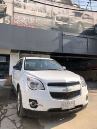 شوفرليت كوينكس 2013  خليجي  ماشية 200 الف محرك جديد بيها  بيها ملاحظات...