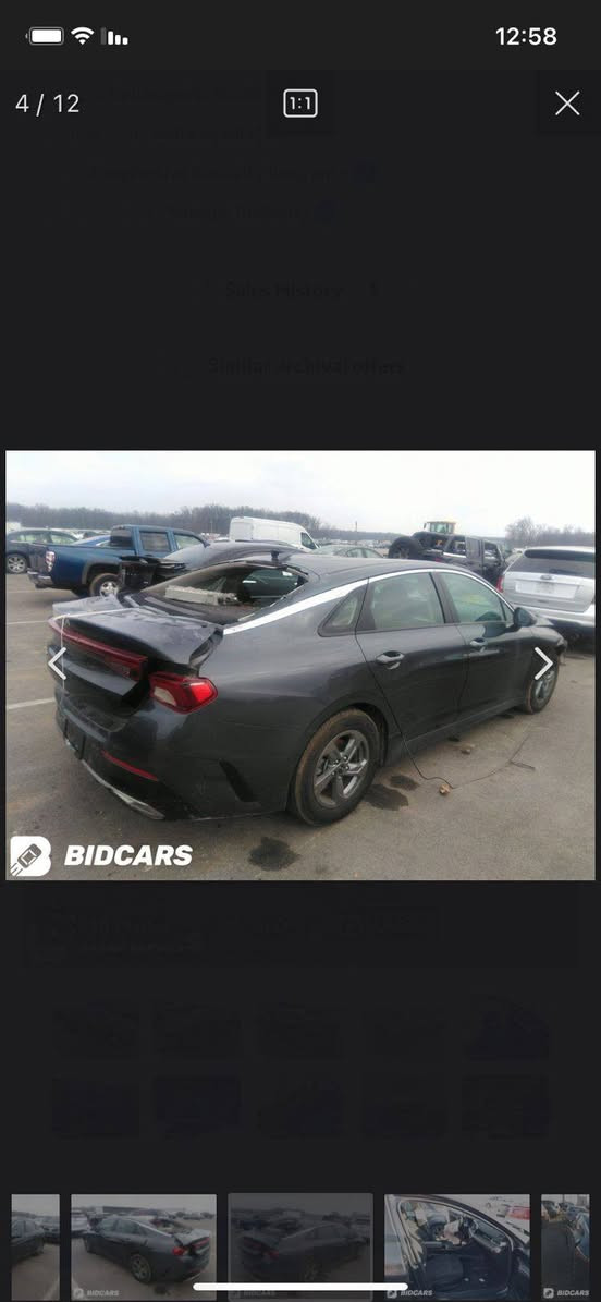 كي فايف 2022 تيربو
جي دي اي محرك
ماشية 100الف 
فول مواصفات عدا الفتحه
كير ومكينه كولش نظيفات ومابيهم شي
سياره بس نقصها ادامة دورية 
وبيها طخه بالباب مال سايق تتعدل بارد
اول بارحة ضربوها 
وبس
السعر ١٧٠$
مكان السياره بغداد الكريعات 
‎0783 662 7471
السياره استخدام بيت فقط 
صور الحادث مرفقه بلمنشور
