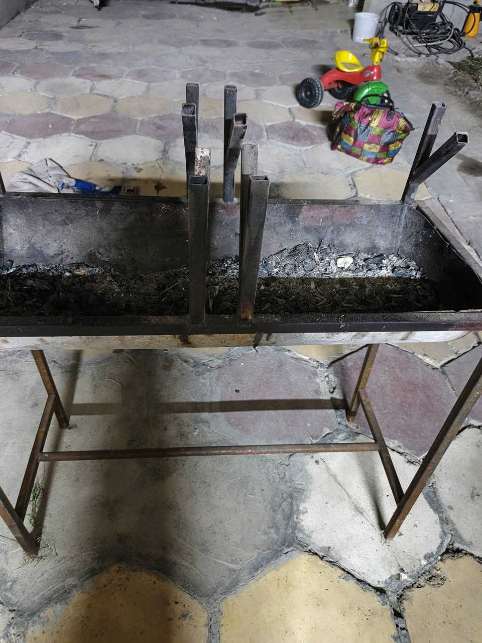 السلام عليكم منقله كيزر استخدام قليل +٤طباكات شوي السعر ٦٠
***********
