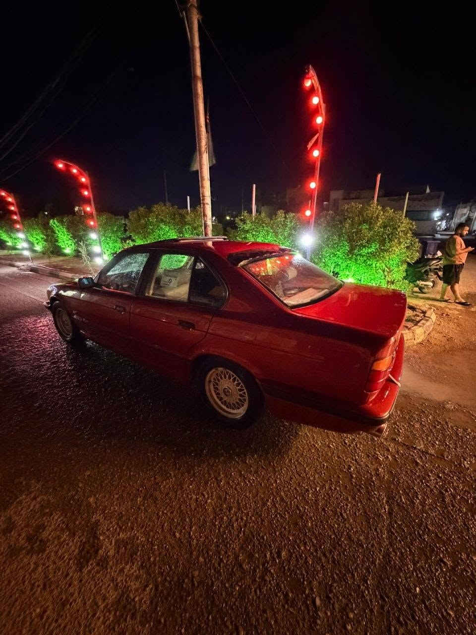 سلام عليكم
بيئم ٥٤٠ اصل
محرك كير مكفولات
تبريد شغال
سلايد روف شغال
تخم ويل خليه جديد شاده أصلي مو تجاري
كشناته عمل توني شاده
كهربائيات شغال كله
مصبوغه جماليه 
ضربه جاملخ خلفي
مكاني واسط مركز المدينه
السعر ٦٨ وبيها مجال لشاري
***********
***********

