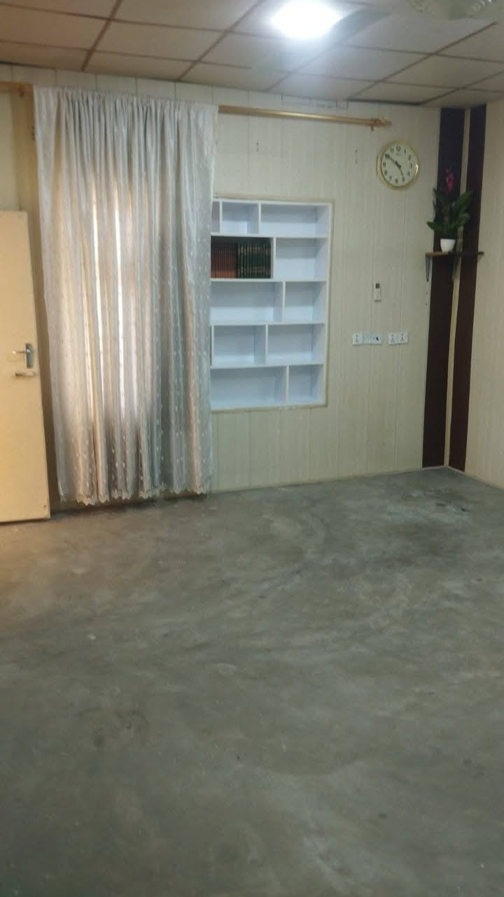 ئەم خانوە بۆکرێ
شوێن: کەلار- حەمەی کەریم - نزیک چەرەزات خالد
ڕووبەری: 100 مەترە - قاتی سەرەوە 
کامل پلاستیک و دکتی موبەریدە یە وموبەریدەکەشی لە گەڵ دایه 
کەوانترەی مەتبەخ و سەلاجە شی لە گەڵ دایه 
نرخی کرێ : 160 هه زار
***********
