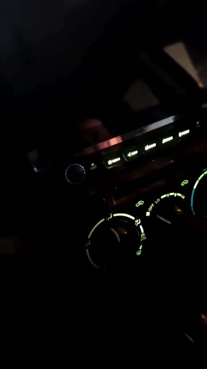 جرص اشاره وباب سيارة يتوفر جملة ومفرد مكان بصرة توصيل موجود ***********بي وتساب
