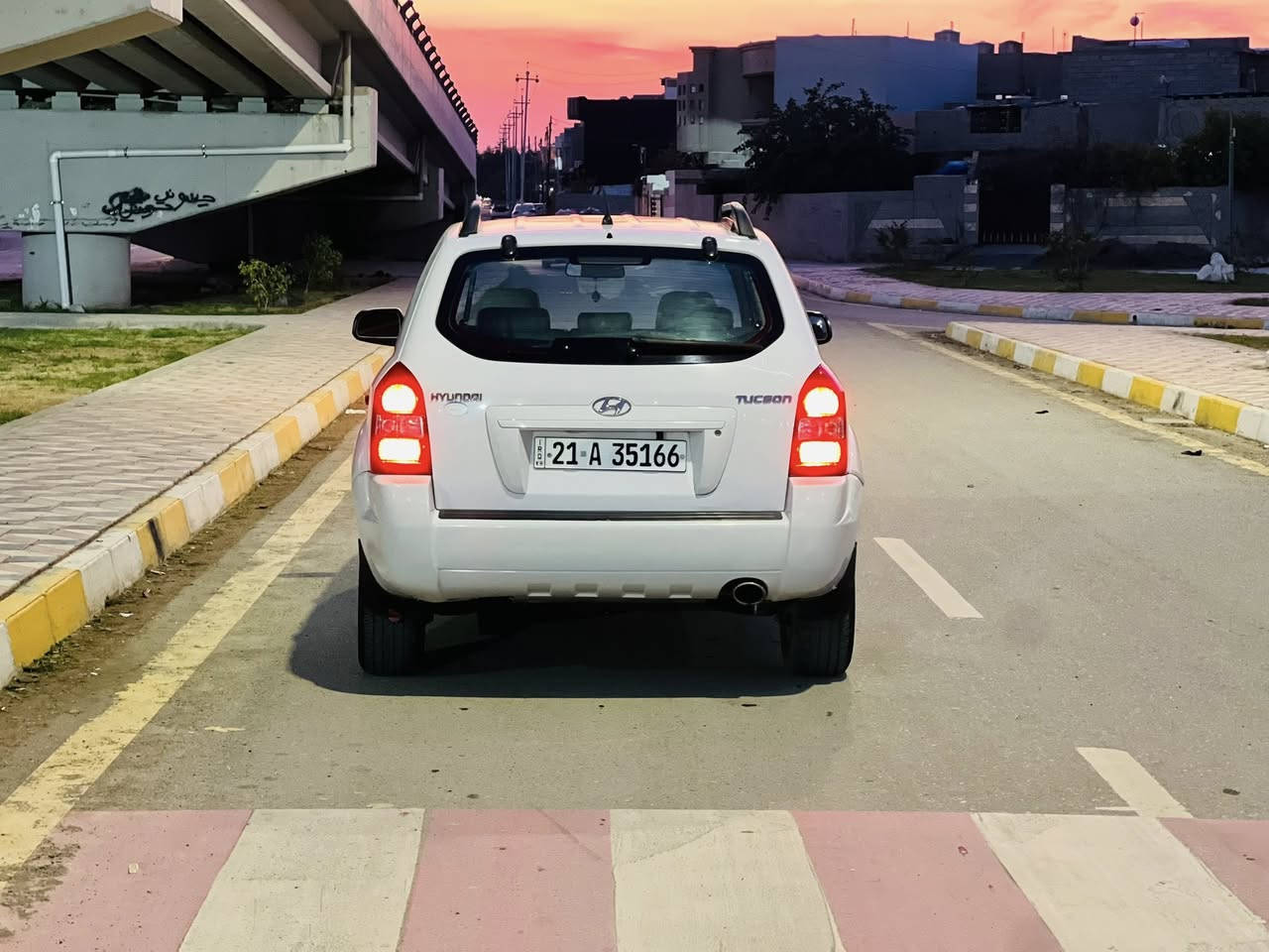 السلام عليكم
توسان 2009 خليجي رقم سليمانيه سنويه 2030هزه 26 دفتر بانزين موجود السياره قطعه وحده جاملغ  السايق بدون دواخل شرط سياره مكفوله ماشيه 220 محرك بلادي مامفتوح شرط لاصرف ولا بخار /كير شرط/صدرامامي خلفي جديد/تايرات4 جديد/تبريد شرط/ABS/شاشه /كامره خلفيه
سياره عل وضع الشركه غرفته جديده
السعر مناسب 118
العنوان كركوك
رقم الموبايل /***********
