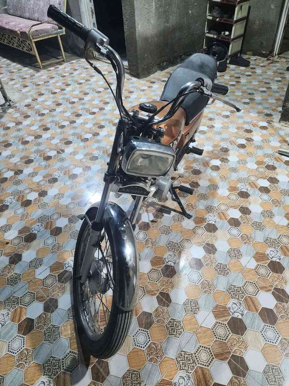 السلام عليكم  دراجه للبيع موديل ١٢ تعمير ٢٣ اوراق سعر ٥٥٠ وبيه مجال بسيط ***********
