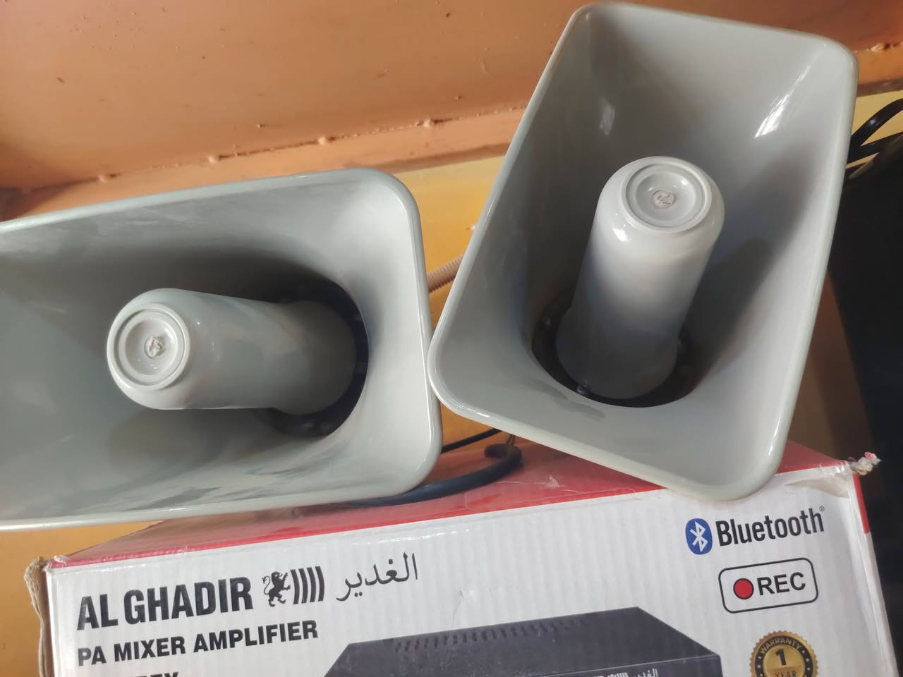السلام عليكم جهاز بو قيات هندي سماعات عدد 2 هندي مستخدم شي كليل كلش مرتين فقط مشتغل رينونت وياء السعر 140 مكان الديوانية 
***********
