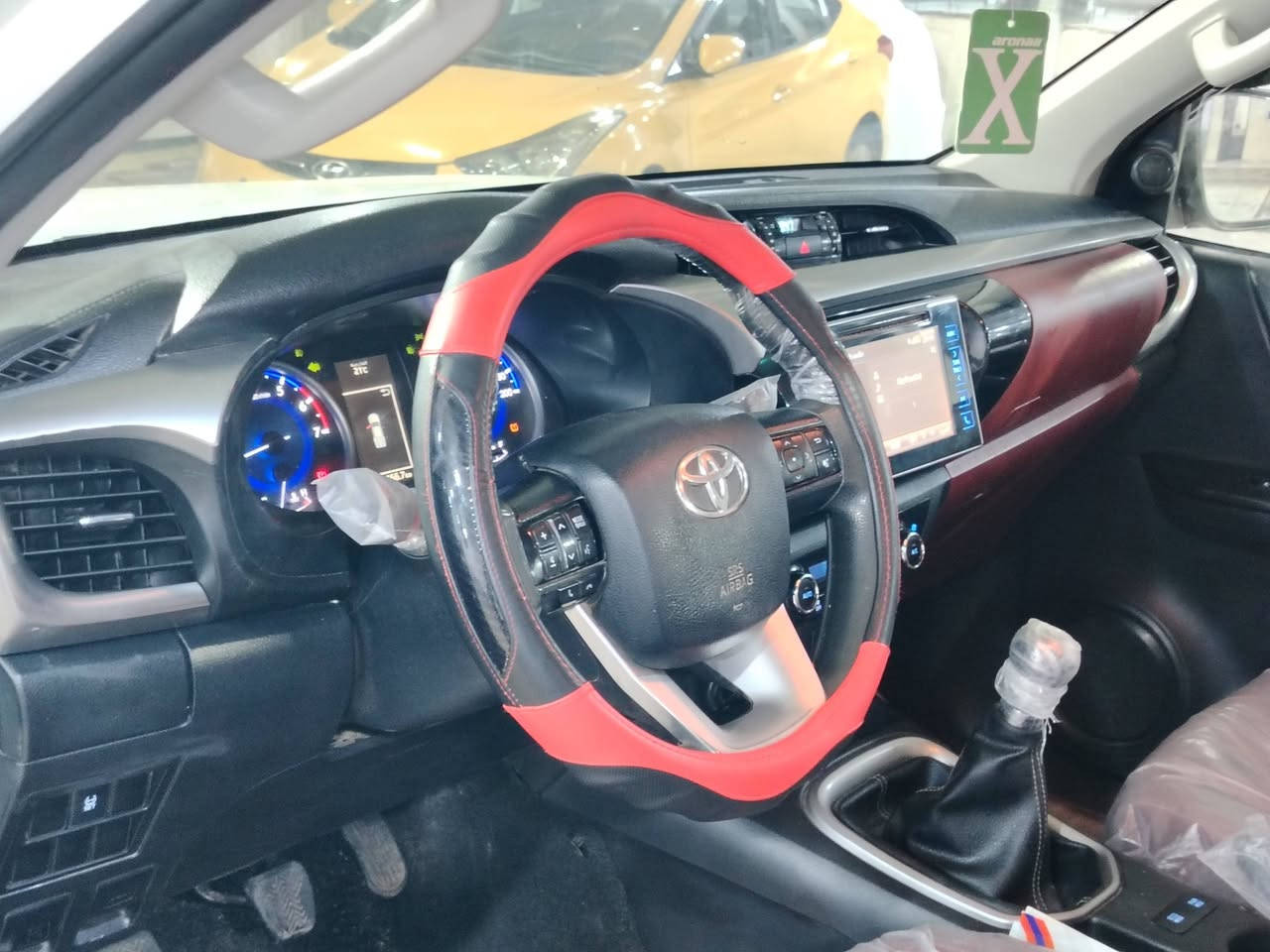 2017 كفاله عامه من كلشي مابيهه لاصبغ ولاتعديل ولابارد كفاله عامه شرط السونار
كتلوكات الشركه كلهن بيهه
ماشيه ١٨٥ ع ايد وحده سيرفس كله شركه تيوتا
فورويل 
السنويه جديده الى2031
الهزه والفحص الى2027
مكفوله من كلشي
 مكينه وكير شركه مامفتوح
تخم تاير جديد نقشه الشركه الدلوب
السياره فول موصفات
شاشه كامره بلادي حساس
كير عادي تحكم ستيرن
درع امامي
هوك خلفي 
فورويل
مانقصهه برغي مكاني بغداد
السعر٢٤٧ وبيهه مجال قليل جدا
***********
***********
