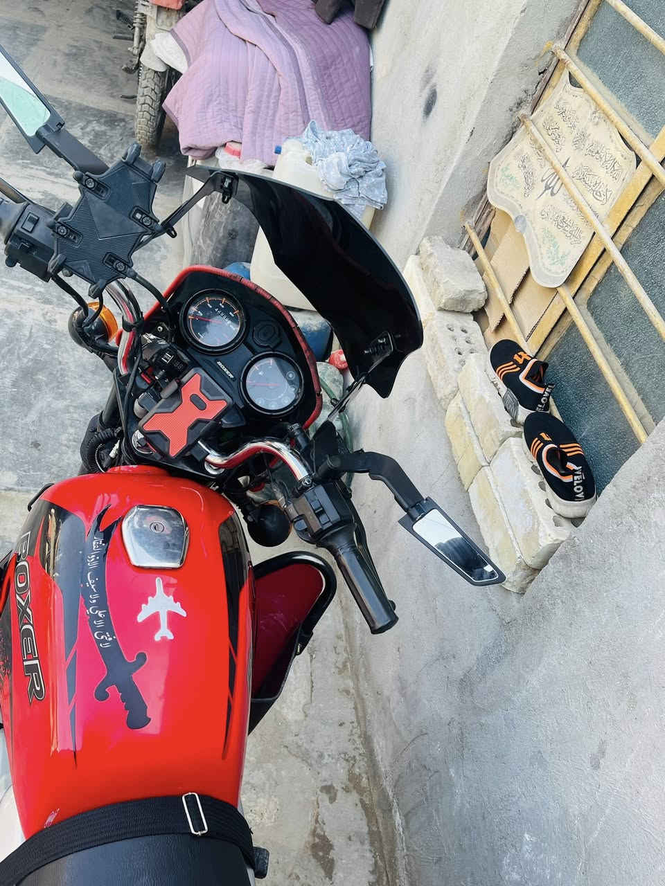 السلام عليكم دراجه بوكسر موديل 23نازله ب24 مرقم بغداد باسمي الدراجه جديده المكينه مبدل بيهه بس واشر افحص وشوف سعر الدراجه 2350مليونين وثلثميه وخمسين
شراي تعال واتس ***********
