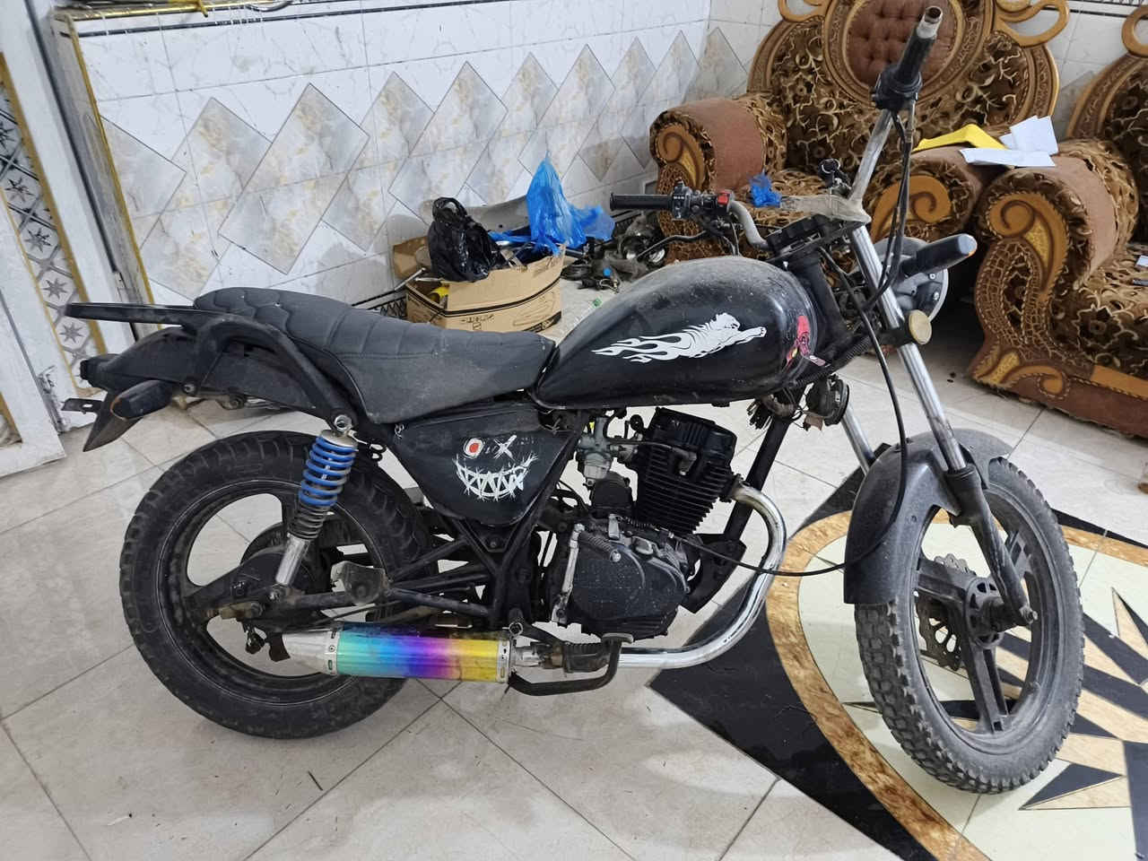 دراجه نوع وبامه متروكه دراجه صار 3  شهر  وراق صوليه 2017  دراجه تشتغل بس  بيع كوم حديد  سعر 350 وبيه مجال قليل ***********
