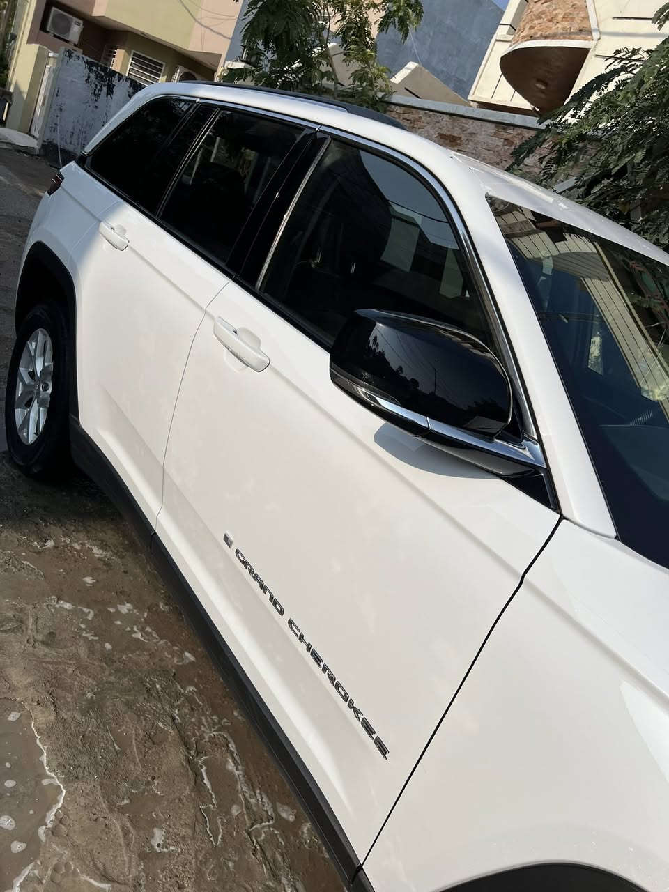 سلام عليكم 
جيب موديل ٢٠٢٣

سيارة ماشية ٢٠الف ميل 
سيارة حادث جاملغ بنيد مرجع بلادي 
ايرباك مرجع سستم 
مرقم اربيل بسمي تحويل ثاني يوم 

سيارة /٥/اراكبً المرغوب

سيارة فائة اللمتيد بلاس 
***********
