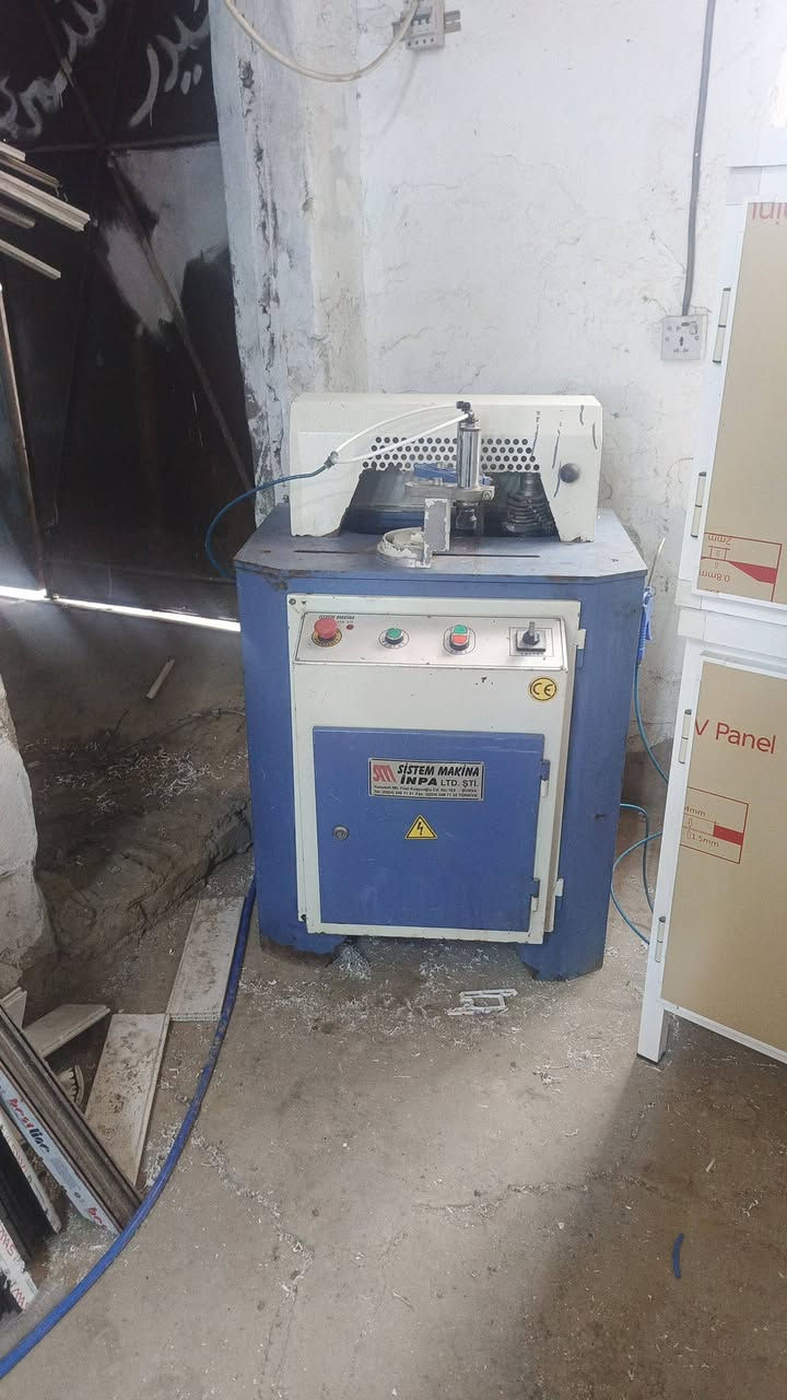 للبيع ثري فيز كلة شغال ماناقصة شي شرط الفحص سستم باب اول السعر 32ورقة رقم تواصل***********
