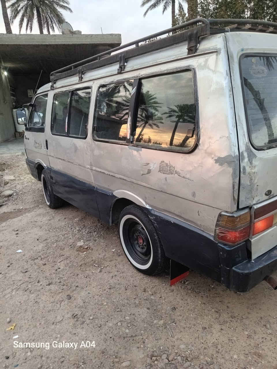 سلام عليكم كيه بسته لبيع موديل 93حمل الرقم نكليزي بسمي مكفوله محرك وكير وشواصي  العنوان ابو غريب السياره بلاديه***********
