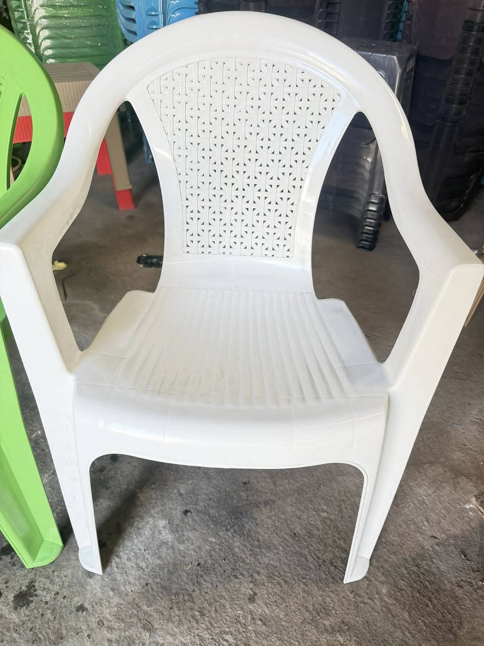 يتوفر لدينا كرسي اخضر وابيض 
عرض خاص طيلت أيام شهر رمضان 
توصيل كافه المحافظات 
أسعار جدا رخيصه 
***********
