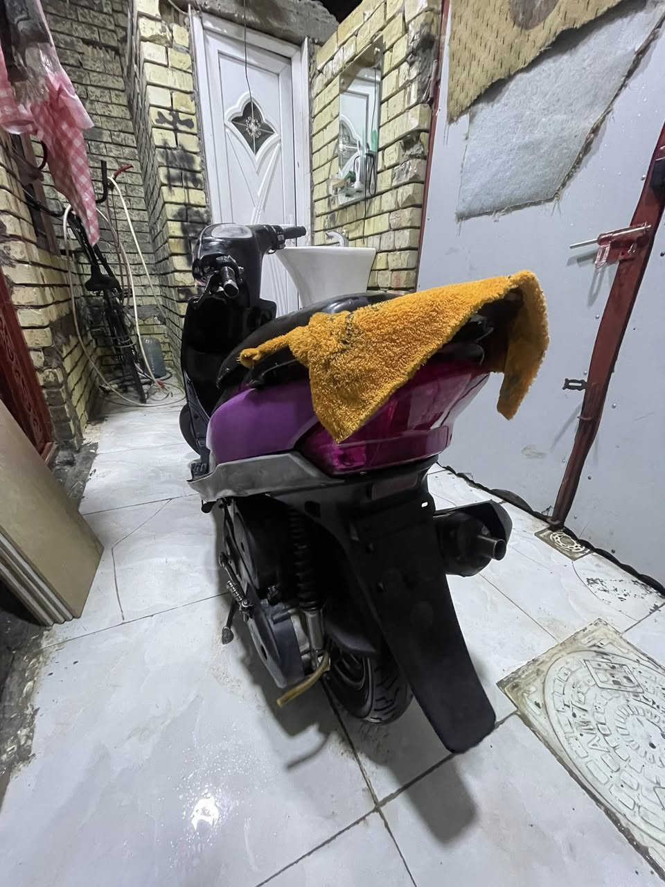 السلام عليكم دراجه ماكس عدله تجفيت جديد البارحه جفتت بوشه 49 بلاديه دراجه شلعه ومعدل تخبل بيها سلف 55 نكره بس الباتري كاعد يرادله شحن تدك هندر وتطلع دراجه البالك مناقصها شي وبيها ضربه بل بجم انطيك بجم ويبقه عليك بس الصبغ سعر الدراجه450 وبيها مجال عنواني بغداد الزعفرانيه رقمي ***********
