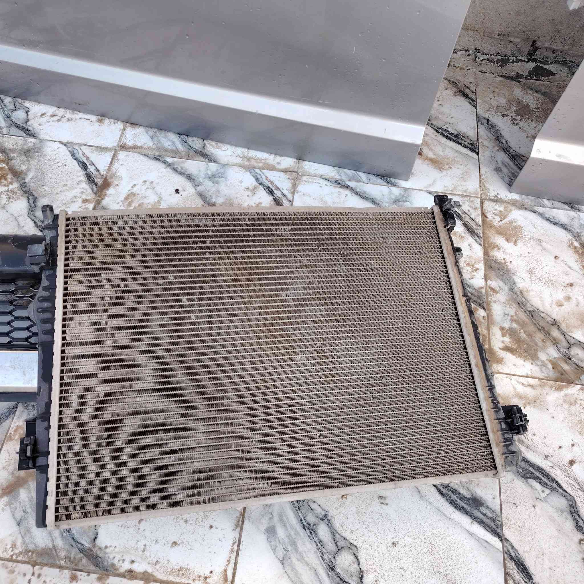 السلام عليكم شباب قراض جورني البيع باب عد 3 _ شباج_ ردتر _ ماصدات_الناصره مركز _رقم ***********
