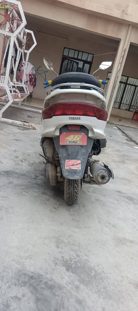 ماجستة للبيع بيها كتف فقط والباقي شغالة مكاني تلعفر حي الوحدة سعر من الاخير قفل 300 الف ***********
