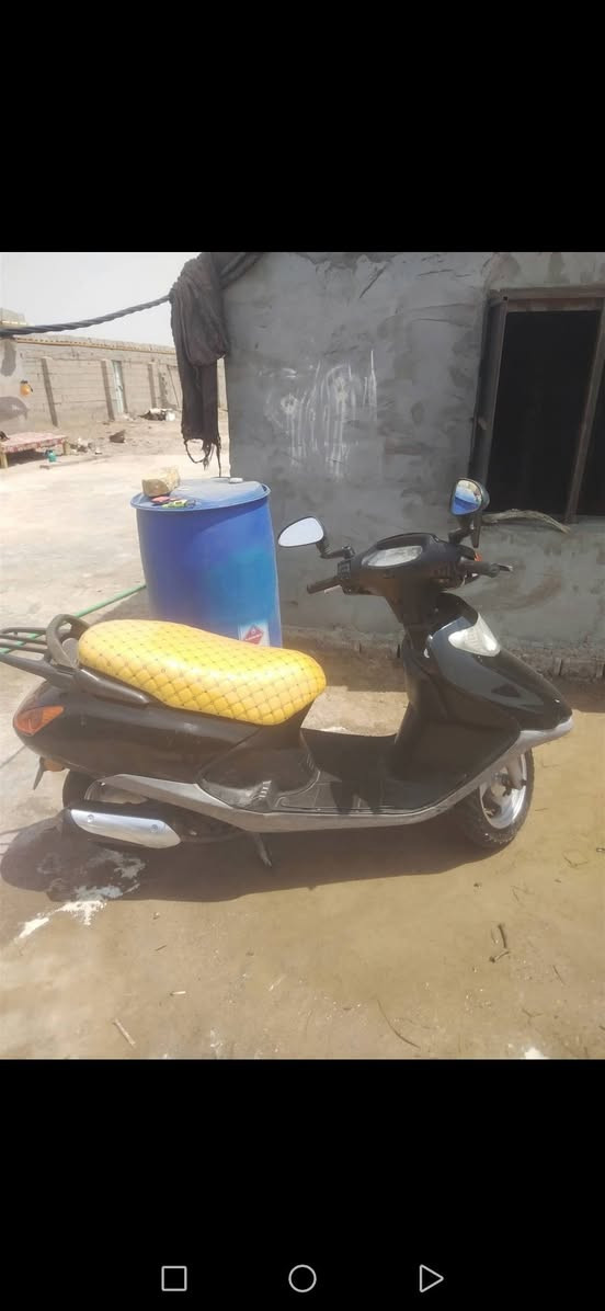 سبيسي ماليزي جاهزة وناعمة كلجات جدد باتري جديد سلف هندر ٣٠٠ بيها مجال كلش بسيط ابو ٢٠٠ عوفني الله يخليك شوف غيرهة
***********
