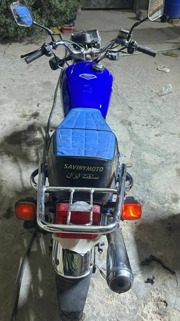 سلام عليكم للبيع دراجه ايراني  موديل 2022 دراجه مسجله بيه سنويه كامله لايت مالته موجود بس نقصه قاعده مال لايت وعداد مال السرعه السعر مليون و200 وبيه مجال  
للتواصل 
*********** واتساب
***********
