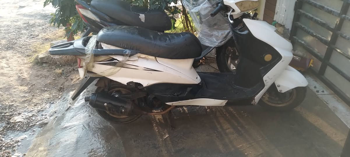 سكنس صيني بس محرك مال ماكس تشتغل سلف هندر نقصه ترتيب كهربائيات وشكم كفرات دراجه شغاله سعر ٢٥٠ مكان غزاليه موجود خاص ***********
