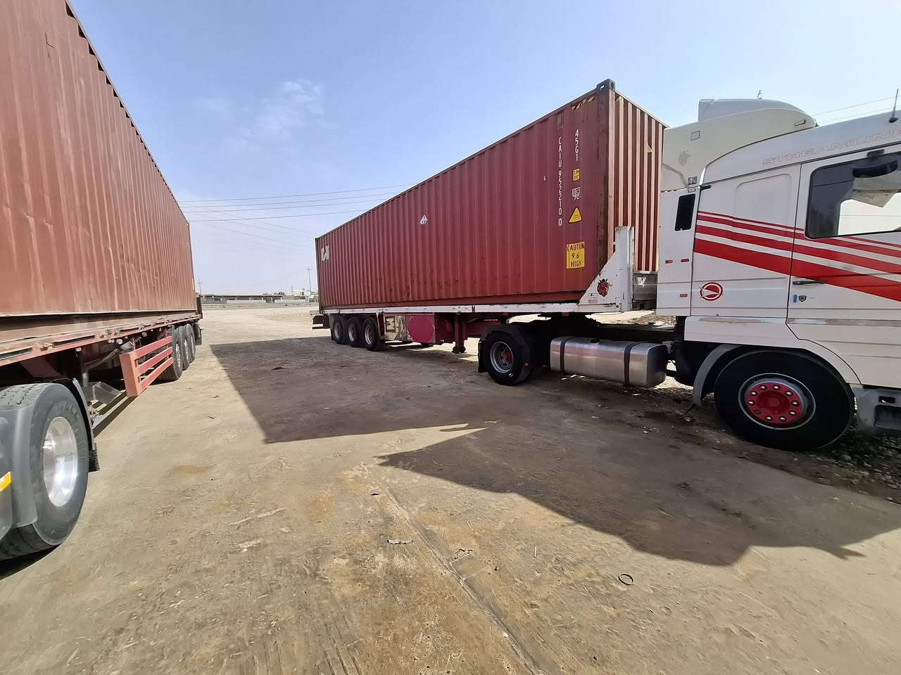 سلام عليكم للبيع سكانيا بطه موديل 1997 مكفوله كفاله عامه رقم انكليزي مرسمه. بأسمي تحويل مباشر  حجم 113 بم كهربائي 380    كير. 3x3  غير متواجد على الفيس مكفوله ***********
