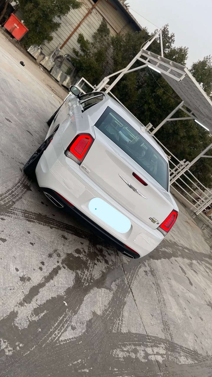 اوباما كرايسلر اس s
موديل 2019 
كفالة عامة كلين سيارة جديدة ربع ماتصرف عليه
 فول مواصفات عدا بنراما
رقم شمالي ( ارقام لوحات جديدة )
ماشية 70 حقيقي
سنوية بأسمي وكالة او تحويل
مكان ديوانية
سعر 283$ 
اتصال 
***********
