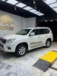 برادو ابيض موديل 2012( سرداري ) مواصفات  : TXL . محرك 4000 ، 6 سلندر ....