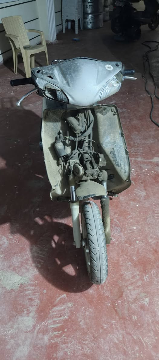 السلام عليكم دراجه للبيع اككزز قديم السعر 175 وبيه مجال قليل المكان مقابل مستشفى حمادي شهاب رقمي ***********
