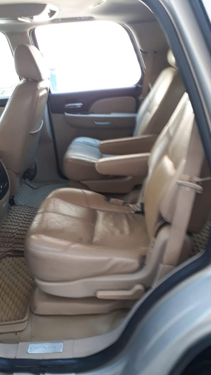 2008 تحويل مباشر مشروع موطني 

رقم جديد 

محرك 5300

صندوك كهرباء 

كشن حار بارد 

منفصل جلد 

سياره كولش جديده 

ماشيه 200 الف 

سعر 175$

***********
