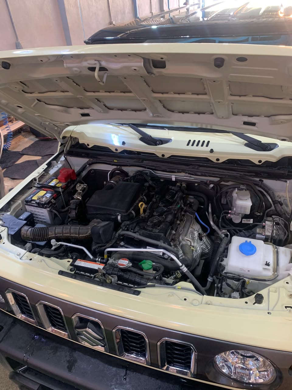 السلام عليكم سازوكي جمني 25 زيرو ماشيه 4 الاف مكفوله من كل شي عارضها 29 وبيها مجال بسيط 
***********
