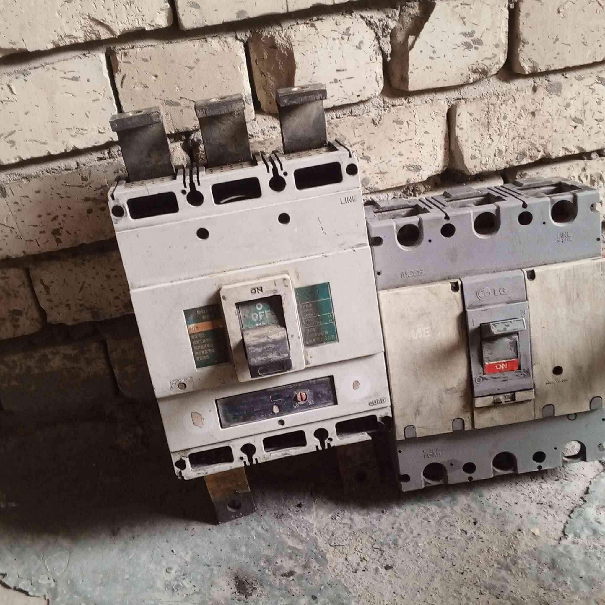 لبيع القاطع 100رقم الهاتف ***********
