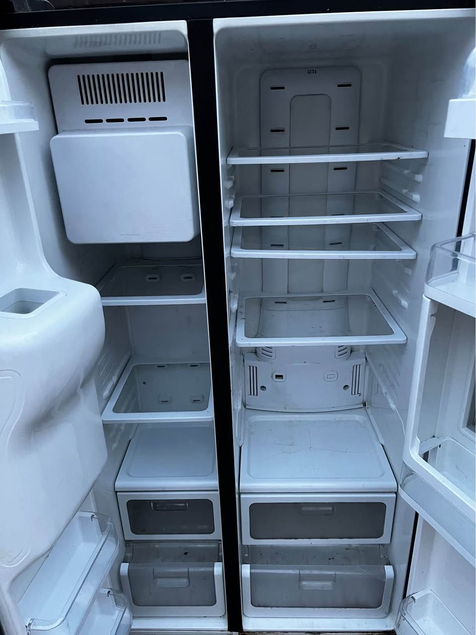 ثلاجه سامسونك نضيفه كلش بابين بارد ماء او ثلج بلور او صيدليه من ضمنه موصفاته كامله للستفسار التصال *********** عمارة, ميسان
