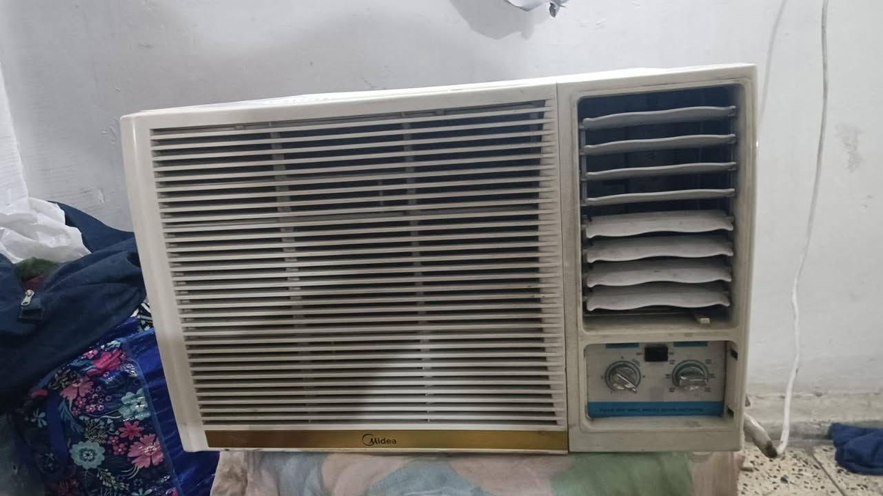 ثلاجه نوع بيكو جاهزه مانقصها شي ١٨قدم
مكيف نوع ميديا مامستعمل هواي نص موسم مامفتوح برغي بي مكان بغداد جاهزات ثنينهن 
السعر خاص او اتصل ***********
