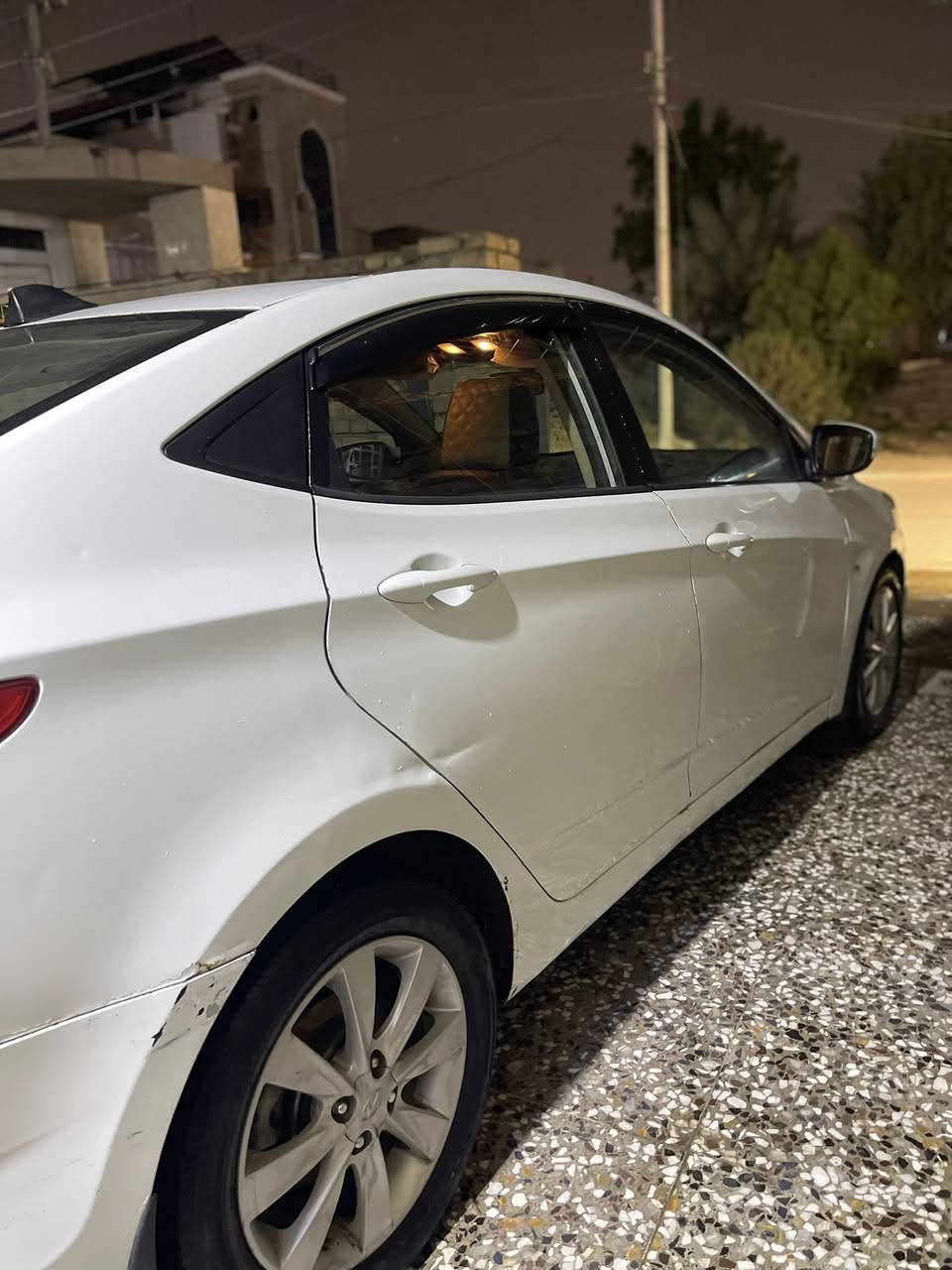 سلام عليكم 
هونداي اكسنت خليجي ✅
موديل 2011 مضلع 🛑 
محرك 1600 ☑️ تبريد + تدفئة خير من الله +تحكمات استيرن + كهربائيات السيارة مناقصها شيء يعني سيارة جاهزة من كير +محركك +تايرات 
السعر : 85 ورقة 💵 
للاستفسار : ***********_***********
العنوان : بغداد -الكرخ
