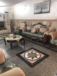 طقم تخم تركي للبيع نظيف جداً جداً ٢ قنفة ثلاثية  ٤ كراسي وطبلة وسطية  ...