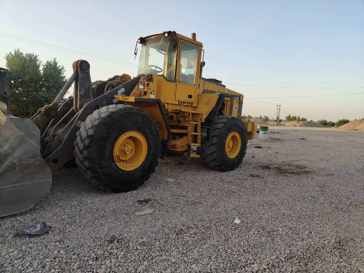 السلام عليكم شفل فالفو للبيع موديل 2001 رقم اربيل بسمي شرط التحويل للستفسار اتصل على هذا الرقم ***********
