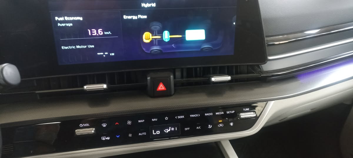 سبورتج خليجي موديل 22 باسمي ماشية 26 الف كيلو متر ...اهم المواصفات  محرك 2000 هايبرد كير ماوس صندوق كهرباء مع خاصية فتح الصندوق تلقائيا عند الاقتراب منه ثلاث بصمات المقاعد الامامية كهرباء تدفئة وتبريد مع ذاكرة خزن وضعيات جلوس للسائق والمقاعد الخلفية تدفئة المقاعد  جلد المقعد الامامي من جهة السائق يمكن تحركة من الخلف بواسطة زر حاص كير ماوص شفتات استيرن شاشة متصلة تبريد لمس قطعتين تبريد . اربع كامرات 360درجة حساسات امامية وخلفية اربع رادارات من كل الاتجاهات مانع تصادم خلفي وامامي تتوقف تلقائيا عند الاقتراب قيادة ذاتية تحديد المسار كروس سرعة زجاج الابواب دبل لمنع الضوضاء بانوراما اوتو لايت .. المري الجانبية فيها هيتر لمنع ضباب وفيها حساس عند الاقتراب من السيارات اوتو هولد اربع وضعيات للقيادة مانع انزلاق هندبريك دكمة الارضية تم تغليفها جلد شاحن واير ليس ساستم صوت مع دمام  8 ايرباك... الخ السعر 35 مليون  وبية مجال بيع او مراوس 

عنواني بغداد زيونة ***********
