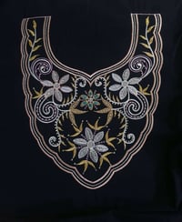 حسب الطلب • صنع يدوي • تواصل خاص