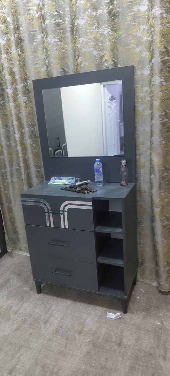 غرض مال بيت توني مأثث مستعجل ع بيع
***********
